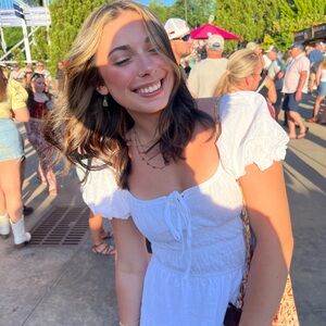 Meet your Posher, Madelyn